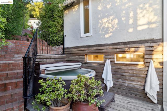 1143 Keith Ave, Berkeley CA: https://media.crmls.org/mediaz/e72cad00-d471-4cf6-ae92-8eedfcca0029.jpg