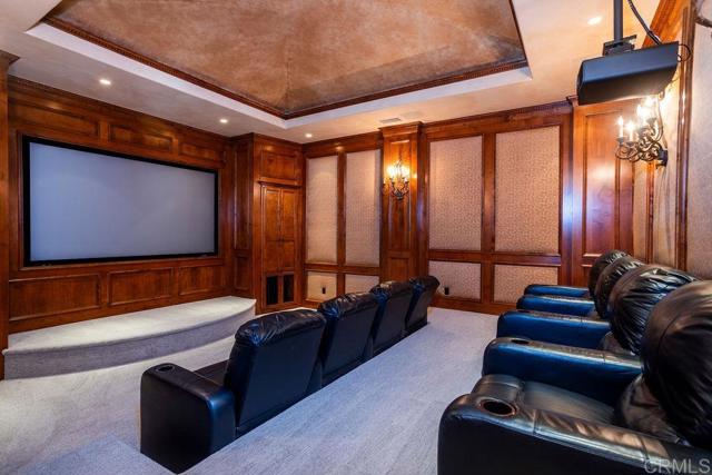 Detail Gallery Image 8 of 14 For 4860 Rancho Verde Trail, San Diego,  CA 92130 - 5 Beds | 5/2 Baths