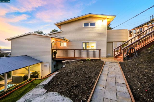 5929 Harbor View Ave, San Pablo CA: https://media.crmls.org/mediaz/e72cf3a1-6383-4821-ac07-9a9beb3a3830.jpg