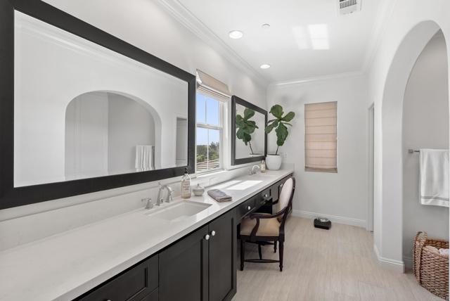 3619 N Fork Ave, Carlsbad CA: https://media.crmls.org/mediaz/e72d5153-90b3-4240-b668-a0b94dc27150.jpg