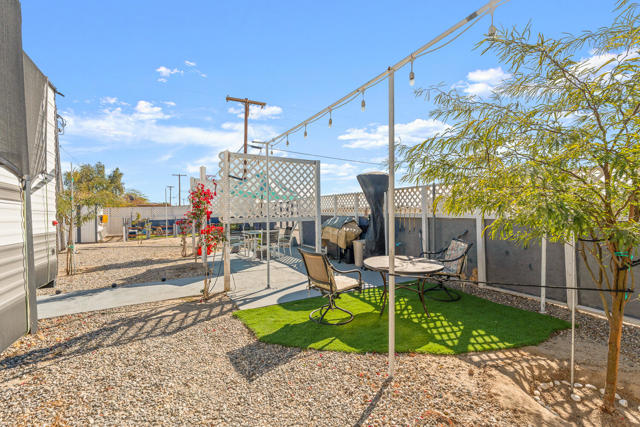 2342 Sand Jewel Avenue, Thermal CA: https://media.crmls.org/mediaz/e72da6bb-e19f-4fa2-97bf-6509880f7fcd.jpg