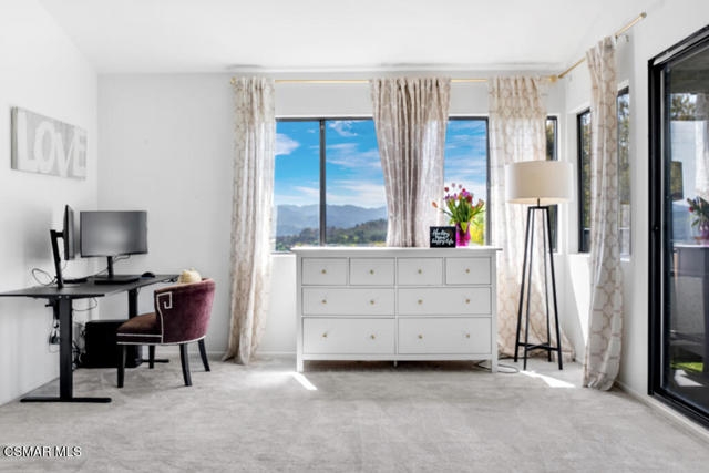 6057 Rainbow Hill Road, Agoura Hills CA: https://media.crmls.org/mediaz/e72e1eb5-da35-4c6a-a13b-63ff2356ef47.jpg