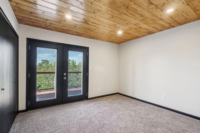 54091 Northridge, Idyllwild CA: https://media.crmls.org/mediaz/e72e3df9-f721-4a8c-8e32-a41397199fbe.jpg