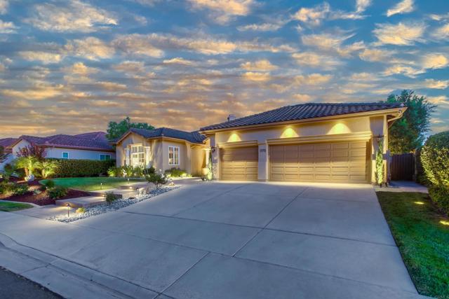 375 Camino Bailen, Escondido CA: https://media.crmls.org/mediaz/e72fa7c2-d583-41ea-b721-629f8974d666.jpg