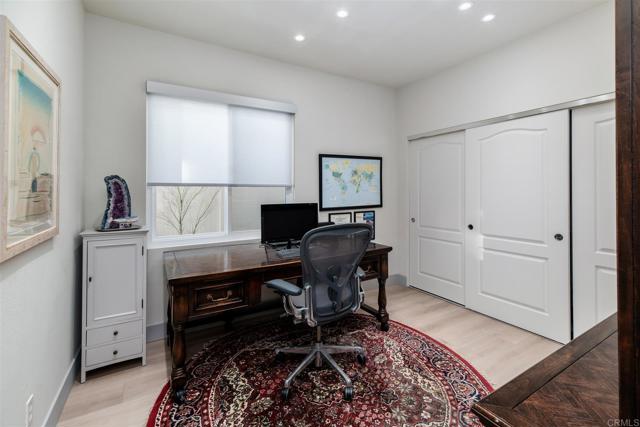 Detail Gallery Image 25 of 66 For 2955 Avendia Valera, Carlsbad,  CA 92009 - 5 Beds | 3 Baths