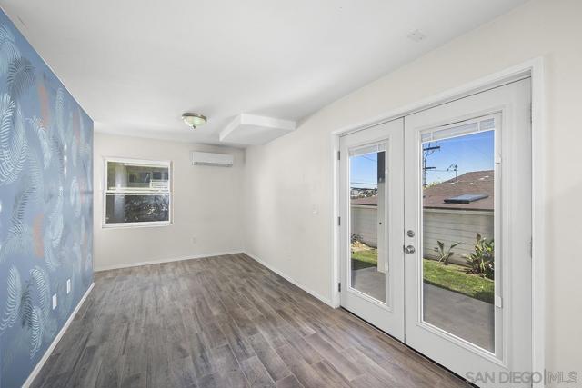 1821 25 Cypress Ave, San Diego CA: https://media.crmls.org/mediaz/e73022c6-e8fc-402e-91be-e2d851d5b13f.jpg