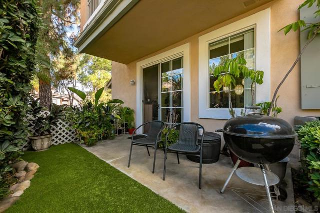 12061 Tivoli Park Row, San Diego CA: https://media.crmls.org/mediaz/e73053a3-81a7-4dd6-b6e2-735ab5b0c35c.jpg