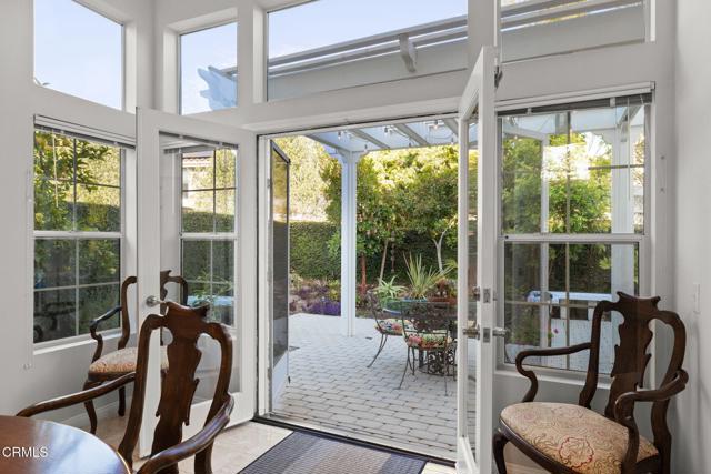 2106 Fox Den Court, Oxnard CA: https://media.crmls.org/mediaz/e73053bd-97a3-48b4-a7f9-f0efaee27a4a.jpg