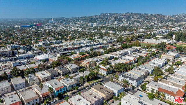 358 N Ogden Drive, Los Angeles CA: https://media.crmls.org/mediaz/e7319962-5330-41fc-97b2-6c1bd07ecb25.jpg