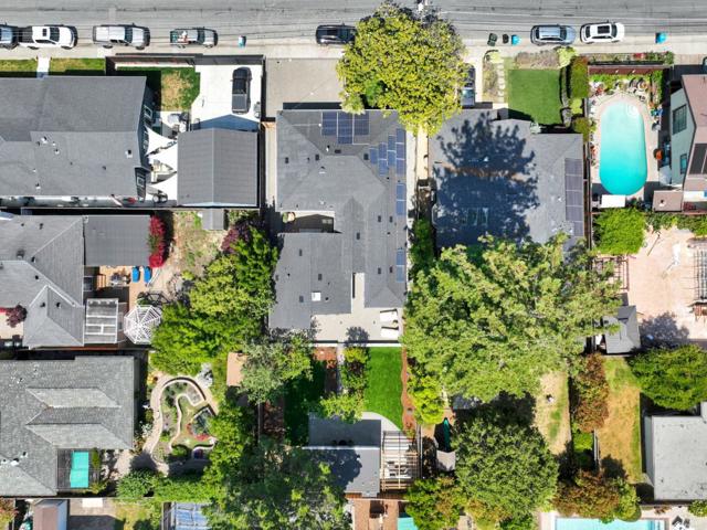 2810 Isabelle Avenue, San Mateo CA: https://media.crmls.org/mediaz/e7325a41-552f-4383-a226-c2bf3c0e73d2.jpg