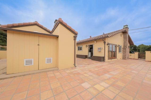 10883 Assisi Way, Salinas CA: https://media.crmls.org/mediaz/e7326d54-6173-42dc-96c3-1f93584561be.jpg
