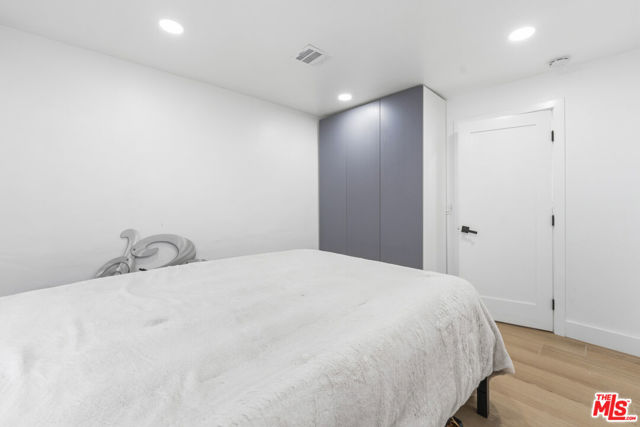 10214 Marcus Avenue photo 14