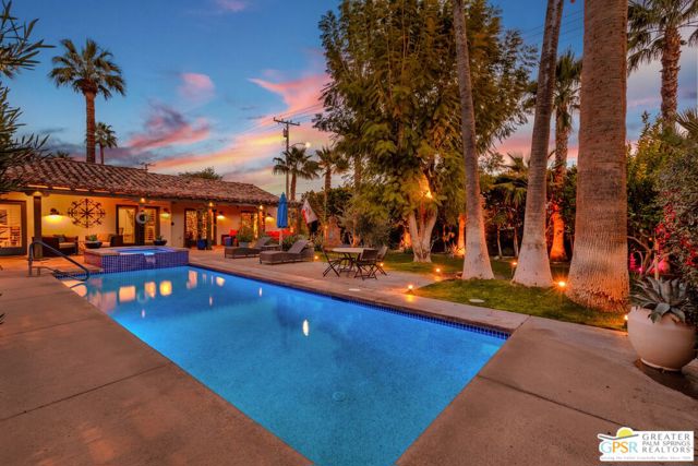 535 E Via Colusa, Palm Springs CA: https://media.crmls.org/mediaz/e733223b-700d-4a4a-8f35-c60e1958e0ff.jpg