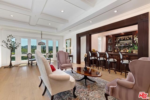 2327 Weybridge Lane, Los Angeles CA: https://media.crmls.org/mediaz/e734b912-978d-45a2-94d5-fa5ef3e21fc3.jpg