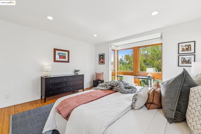 714 Evelyn Ave, Albany CA: https://media.crmls.org/mediaz/e734c9b6-fb15-4350-b8a9-6cae0206ca2d.jpg