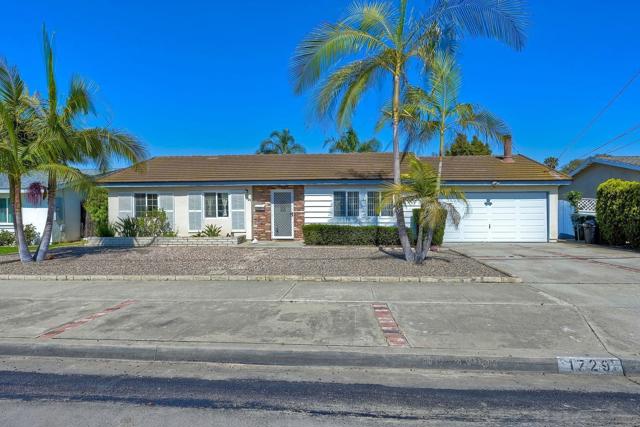 1729 Lahoud, Cardiff by the Sea CA: https://media.crmls.org/mediaz/e734d712-4397-4a81-b2f7-49c59ed4fcb3.jpg