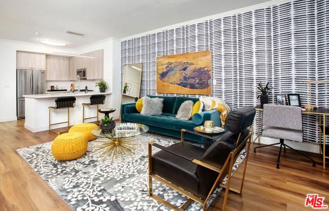 5710 Crescent Park E, Playa Vista CA: https://media.crmls.org/mediaz/e735d3c0-4706-46d7-93e6-61ca2dc4ba8f.jpg