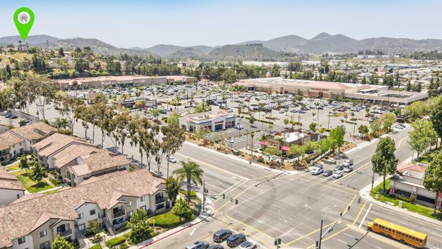 1867 Guilder Gln, Escondido CA: https://media.crmls.org/mediaz/e735eb69-bcfe-4c69-aaa5-e6d0f6988332.jpg