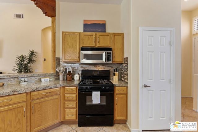 54465 Avenida Rubio, La Quinta CA: https://media.crmls.org/mediaz/e737ed5f-bd2d-4692-8da3-03af711d8076.jpg