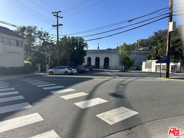 2 Panoramic Way, Berkeley CA: https://media.crmls.org/mediaz/e7380051-bb9c-471e-817a-5c81f73760bd.jpg