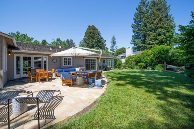 1360 Elder Avenue, Menlo Park CA: https://media.crmls.org/mediaz/e7381729-51dd-4bb9-94d3-76c186a246c2.jpg