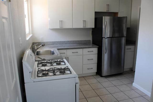 1314 Ashby Ave, Berkeley CA: https://media.crmls.org/mediaz/e738364c-cb80-449e-90f6-2e154ef6c576.jpg