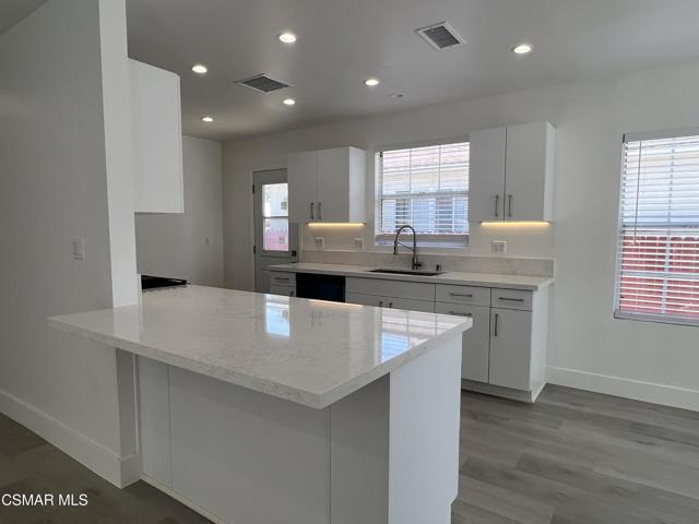 4934 Enfield Avenue, Encino CA: https://media.crmls.org/mediaz/e7383db7-aca5-47e1-bfb7-a7f092031256.jpg