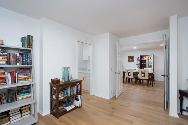 8880 Villa La Jolla Dr, La Jolla CA: https://media.crmls.org/mediaz/e7384608-d287-4c62-84f0-b44850cd1994.jpg