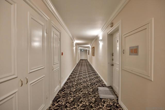 220 Coast Blvd, La Jolla CA: https://media.crmls.org/mediaz/e73904ff-885a-4dbd-a83e-0aa901af9e94.jpg