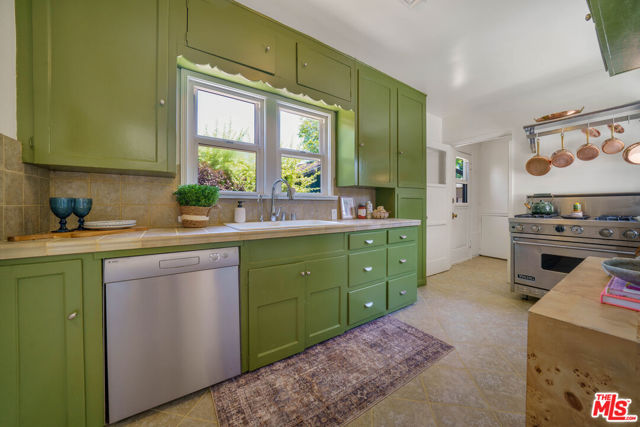 12432 Hesby Street photo 8