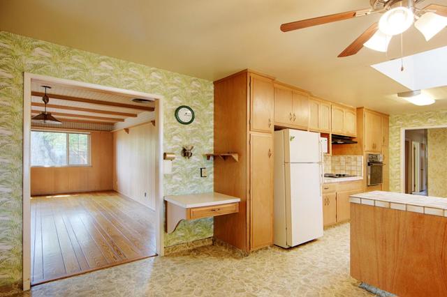 3810 Grove Avenue, Palo Alto CA: https://media.crmls.org/mediaz/e73ad06e-294b-44d5-9663-ddc1f46a75b4.jpg