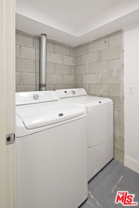 43 Ozone Avenue, B photo 29