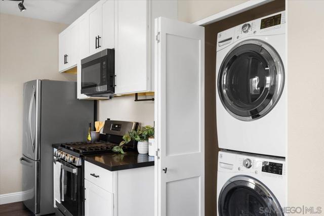 9728 Marilla Dr, Lakeside CA: https://media.crmls.org/mediaz/e73b78b6-72ad-408e-86ef-4fe7bf63cc85.jpg