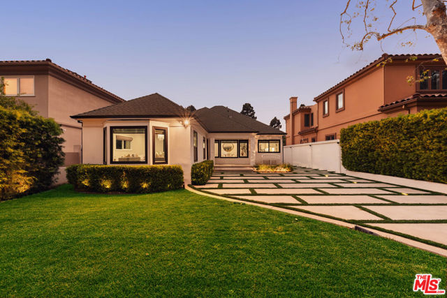 324 15th Street, Santa Monica CA: https://media.crmls.org/mediaz/e73b88e1-bd26-4f53-b996-ba01f855e7f5.jpg