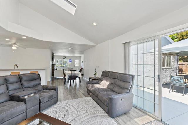 519 Longwood Court, Hayward CA: https://media.crmls.org/mediaz/e73bd05f-591a-41f8-81fa-52e3d34b36f0.jpg