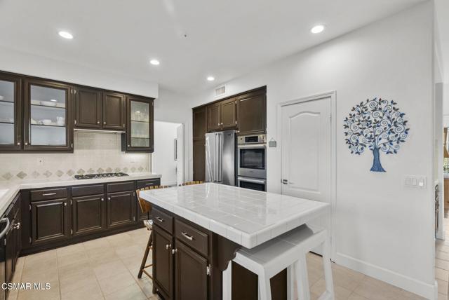 29845 Vista Del Arroyo, Agoura Hills CA: https://media.crmls.org/mediaz/e73bd7dc-67f2-4779-b86c-6b95343a384a.jpg