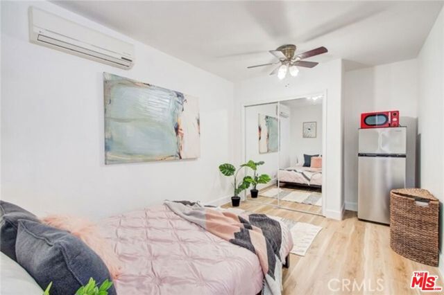 1856 W 14th Street, Los Angeles CA: https://media.crmls.org/mediaz/e73bf4c2-4dab-44f4-910e-692d9cc7204f.jpg