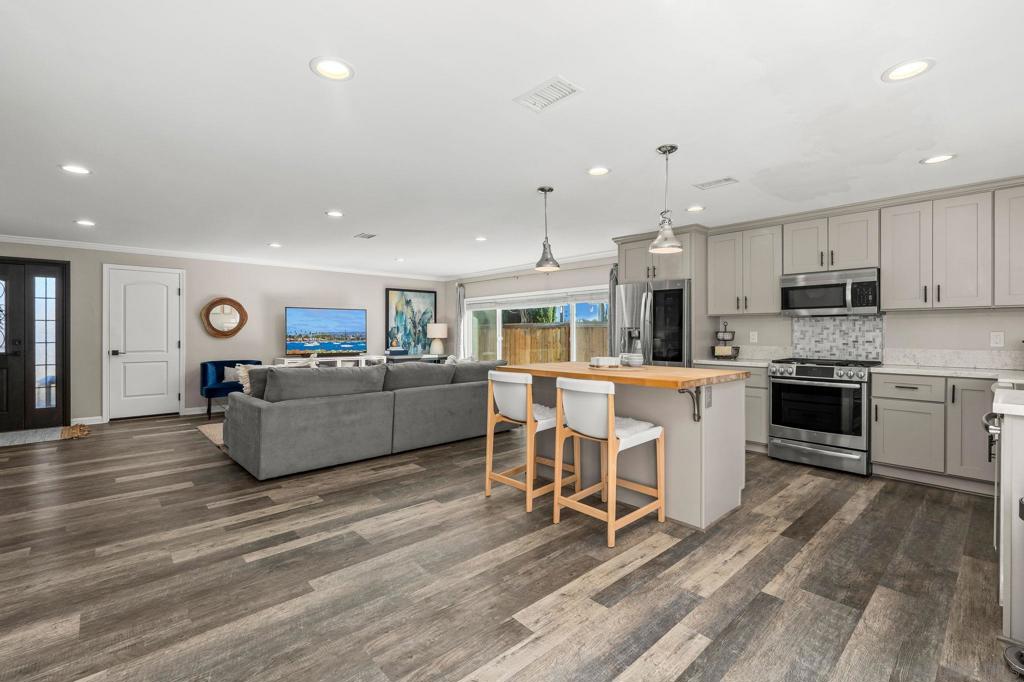 E73C122C 1916 4670 Aa4B 496958Fb1Be3 8347 Carlton Oaks Dr., Santee, Ca 92071 &Lt;Span Style='BackgroundColor:transparent;Padding:0Px;'&Gt; &Lt;Small&Gt; &Lt;I&Gt; &Lt;/I&Gt; &Lt;/Small&Gt;&Lt;/Span&Gt;