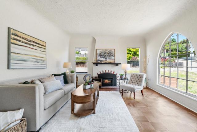 1003 Walnut Avenue, Santa Cruz CA: https://media.crmls.org/mediaz/e73c5d03-ab28-4a08-a07d-7e902e674bb5.jpg