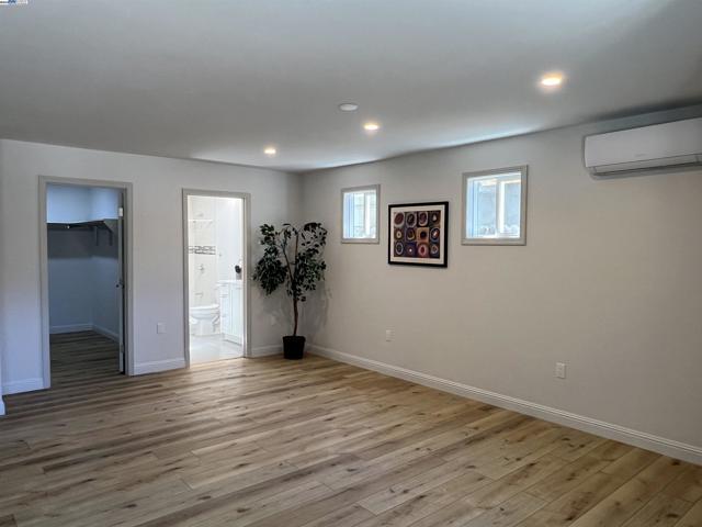 2559 Lynn Ave, Concord CA: https://media.crmls.org/mediaz/e73cee37-af61-410a-87ed-daaf2b4eea05.jpg