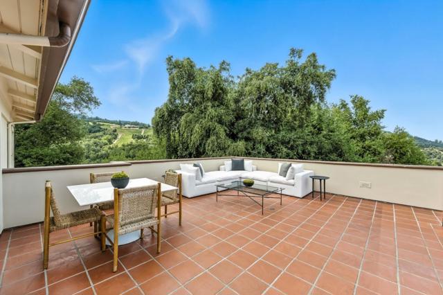 18702 Bear Creek Road, Los Gatos CA: https://media.crmls.org/mediaz/e73d8904-81d2-4619-91ce-11a31223198d.jpg