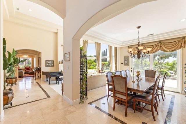 14963 Huntington Gate Drive, Poway CA: https://media.crmls.org/mediaz/e73df0fe-7574-4350-95f4-6e3e4da70034.jpg