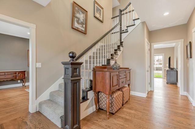 560 Tevis Trail, Hollister CA: https://media.crmls.org/mediaz/e73e5a7a-2d0f-4f88-bd96-9ead1da0992a.jpg