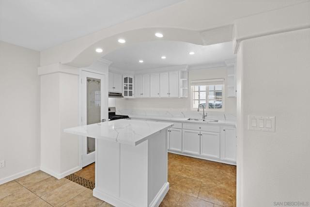 1749 Dahlia, San Diego CA: https://media.crmls.org/mediaz/e73eed37-9a9d-4a8a-98bb-39133c299023.jpg