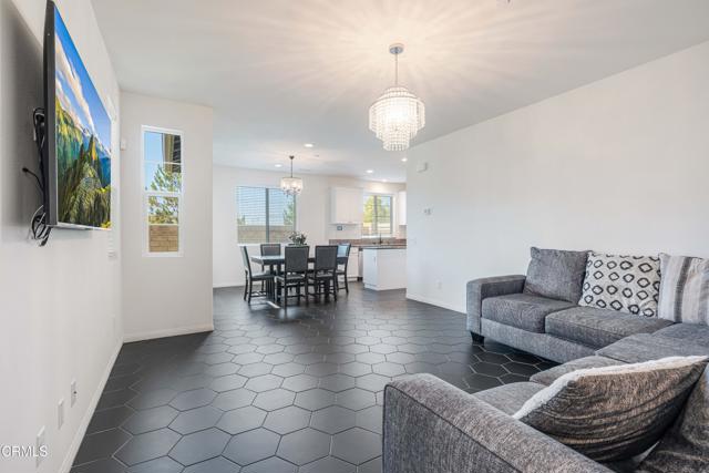 Detail Gallery Image 4 of 33 For 344 Campbell Ct, Santa Paula,  CA 93060 - 3 Beds | 2/1 Baths