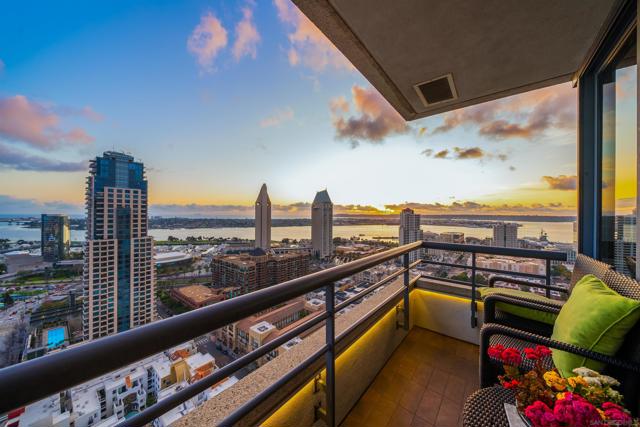 700 Front St, San Diego, California 92101, 2 Bedrooms Bedrooms, ,2 BathroomsBathrooms,Condominium,For Sale,Front St,250018560SD