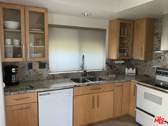 Image 4 of 9 For 41805 Preston Trail 22-21