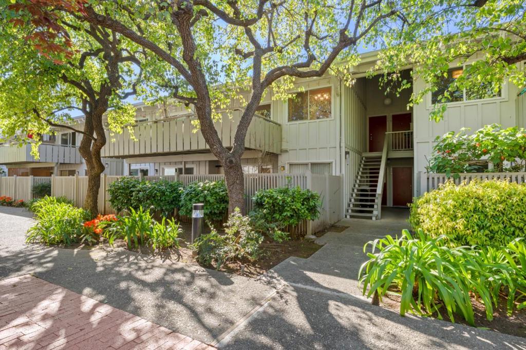 255 S Rengstorff Avenue #172