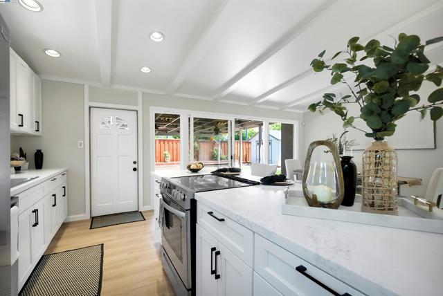 30566 Prestwick Ave, Hayward CA: https://media.crmls.org/mediaz/e73fbacd-9664-4ee6-ba8e-1eb7a7ebca05.jpg