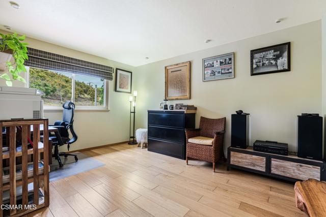 452 Fresh Meadows Road, Simi Valley CA: https://media.crmls.org/mediaz/e73fc134-88b5-4711-8d6e-7c640c04ada1.jpg